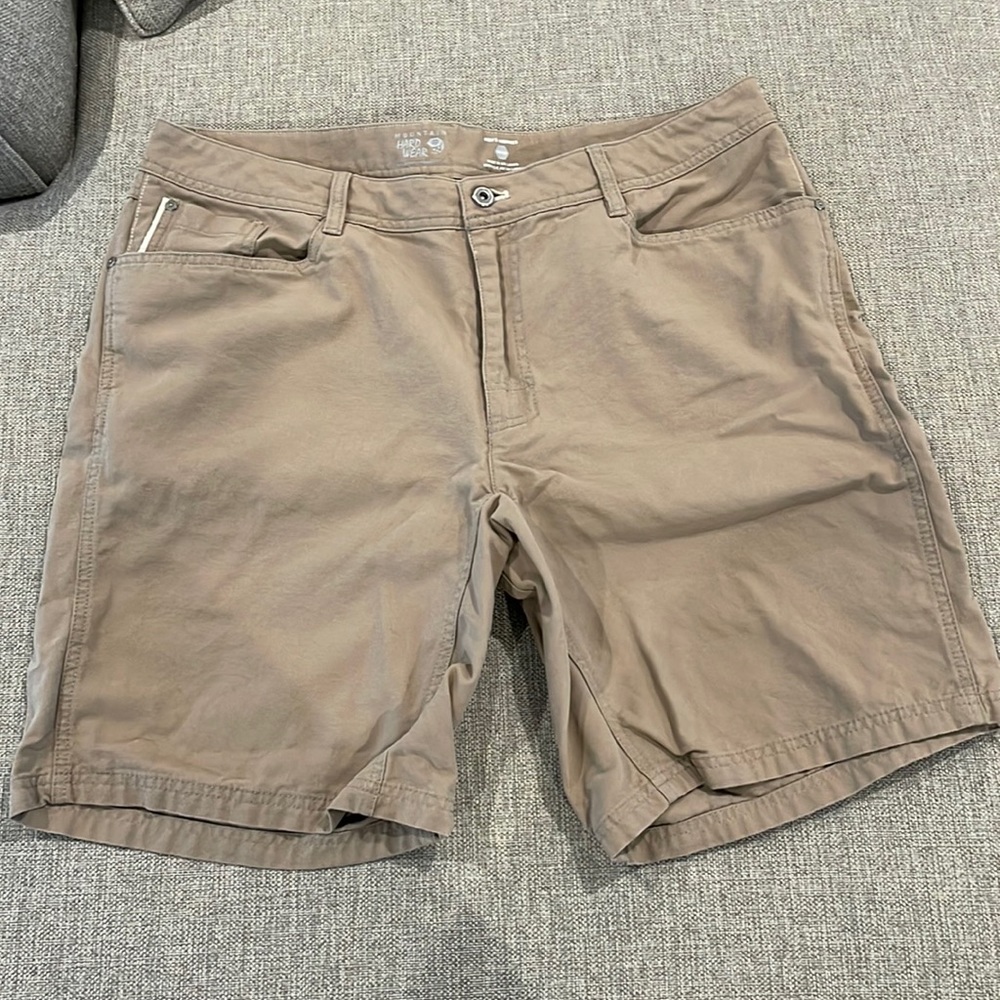 Mountains Hardwear shorts